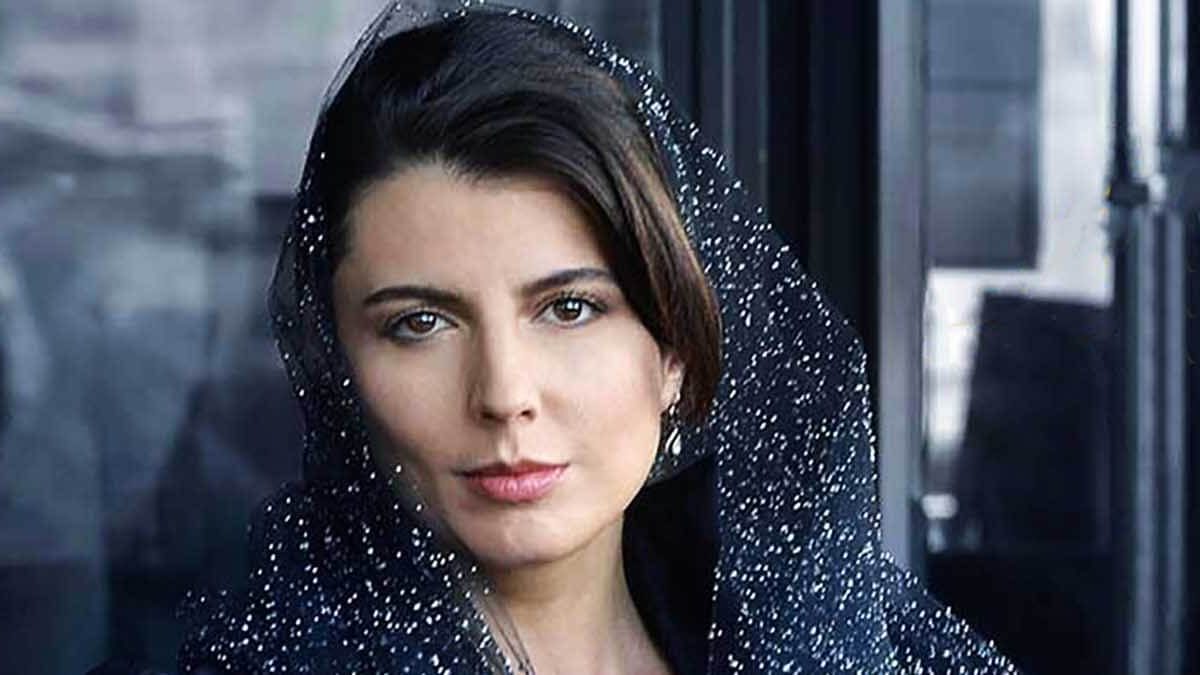 https://www.namava.ir/mag/wp-content/uploads/2018/10/cropped-leila-hatami.jpg