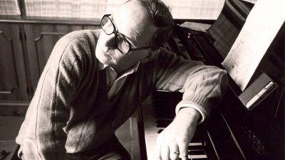 https://www.namava.ir/mag/wp-content/uploads/2020/07/Ennio-Morricone-2-400x225.jpg