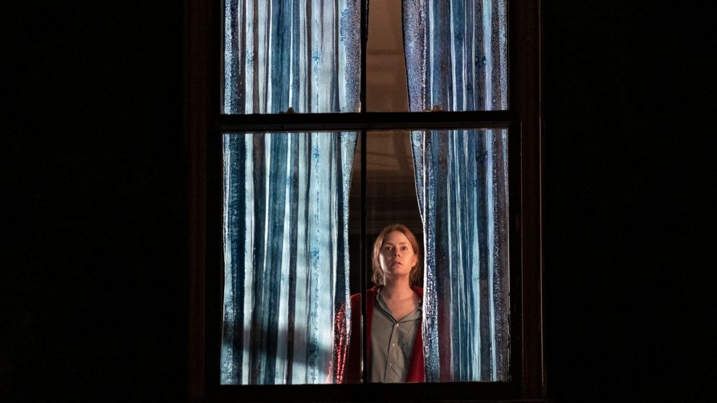 فیلم زنی پشت پنجره