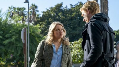 https://www.namava.ir/mag/wp-content/uploads/2021/11/Merritt-Wever-and-Domhnall-Gleeson-in-Trick-20202-400x225.jpg