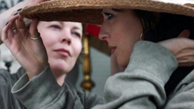 https://www.namava.ir/mag/wp-content/uploads/2022/01/Olivia-Colman-and-Dakota-Johnson-in-The-Lost-Daughter-400x225.jpg