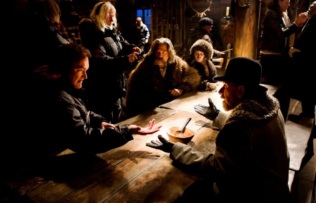 کوئنتین تارانتینو در پشت صحنه فیلم هشت نفرت‌انگیز