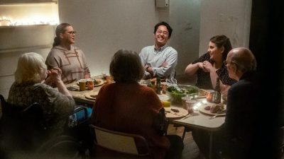 https://www.namava.ir/mag/wp-content/uploads/2022/03/Clockwise-from-left-June-Squibb-Amy-Schumer-Steven-Yeun-Beanie-Feldstein-Richard-Jenkins-and-Jayne-Houdyshell-in-The-Humans-400x225.jpg