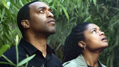 https://www.namava.ir/mag/wp-content/uploads/2022/05/Faraday-Chiwetel-Ejiofor-and-Justin-Naomie-Harris-gaze-skyward-400x225.jpeg