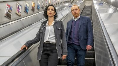 https://www.namava.ir/mag/wp-content/uploads/2022/05/Sonita-Henry-and-Adrian-Scarborough-in-The-Chelsea-Detective-20222-400x225.jpg