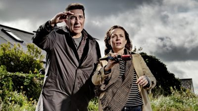 https://www.namava.ir/mag/wp-content/uploads/2022/09/THE-SHORE-Ciaran-Hinds-Kerry-Condon3-400x225.jpg