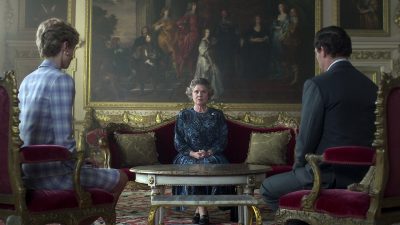 https://www.namava.ir/mag/wp-content/uploads/2022/11/Imelda-Staunton-Dominic-West-and-Elizabeth-Debicki-in-The-Crown-2016-400x225.jpg