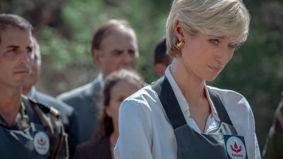 https://www.namava.ir/mag/wp-content/uploads/2023/12/Elizabeth-Debicki-in-Season-6-of-The-Crown1-400x225.jpg