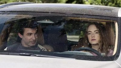 https://www.namava.ir/mag/wp-content/uploads/2024/02/Emma-Stone-and-Nathan-Fielder-in-The-Curse-20232-400x225.jpg