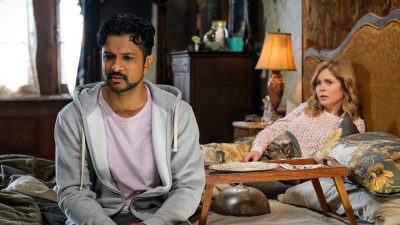 https://www.namava.ir/mag/wp-content/uploads/2024/03/Utkarsh-Ambudkar-as-Jay-and-Rose-McIver-as-Samantha-in-Ghosts-Season-3-400x225.jpg